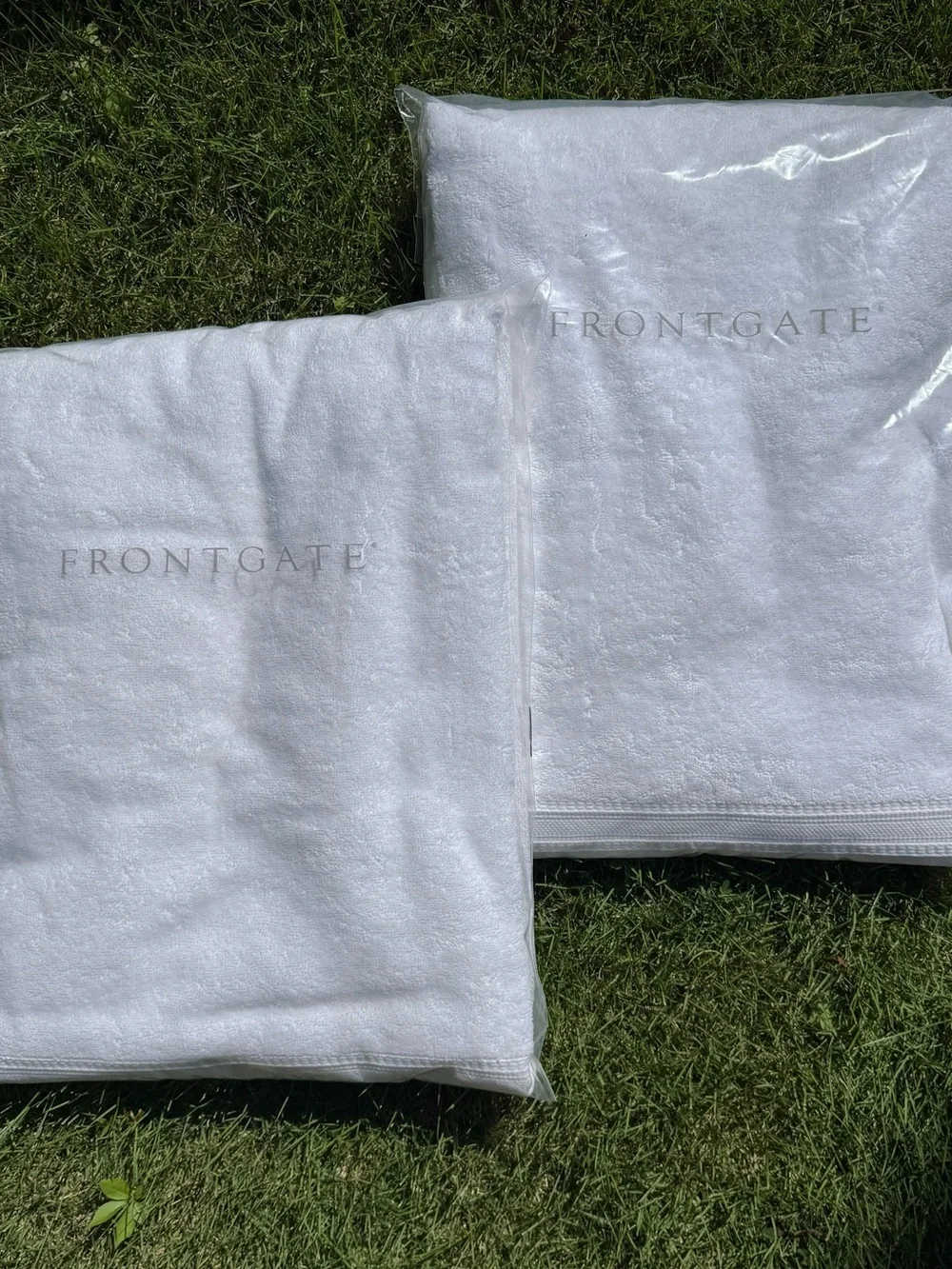 Frontgate Resort Solid Beach Towels (4) - NWT